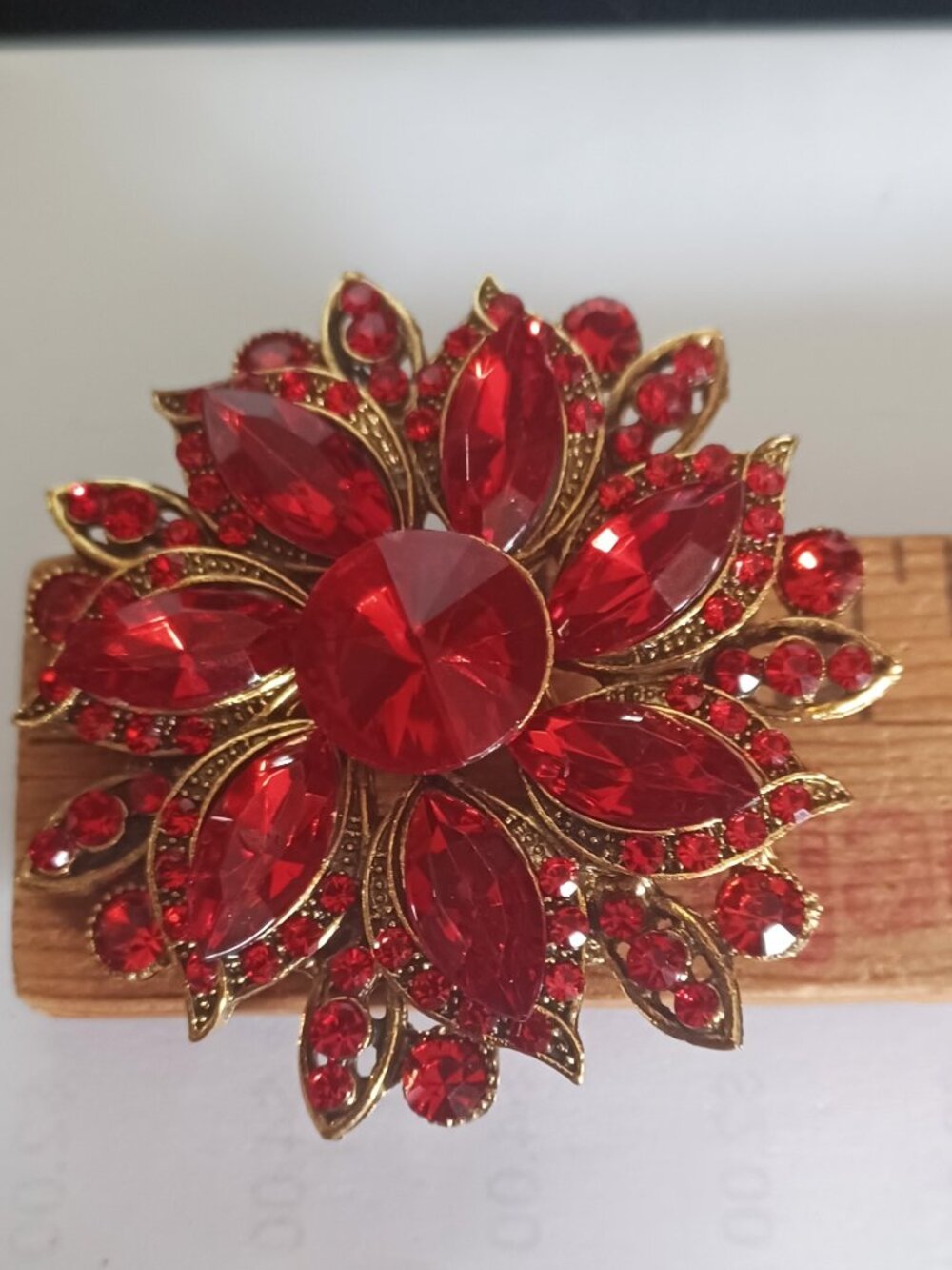 Gorgeous Red Rhinestone Brooch - Picture 3 of 4